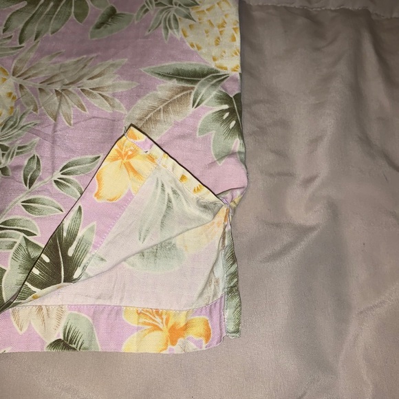 VINTAGE Bill Blass Hawaiian 100% silk Top - Picture 3 of 5